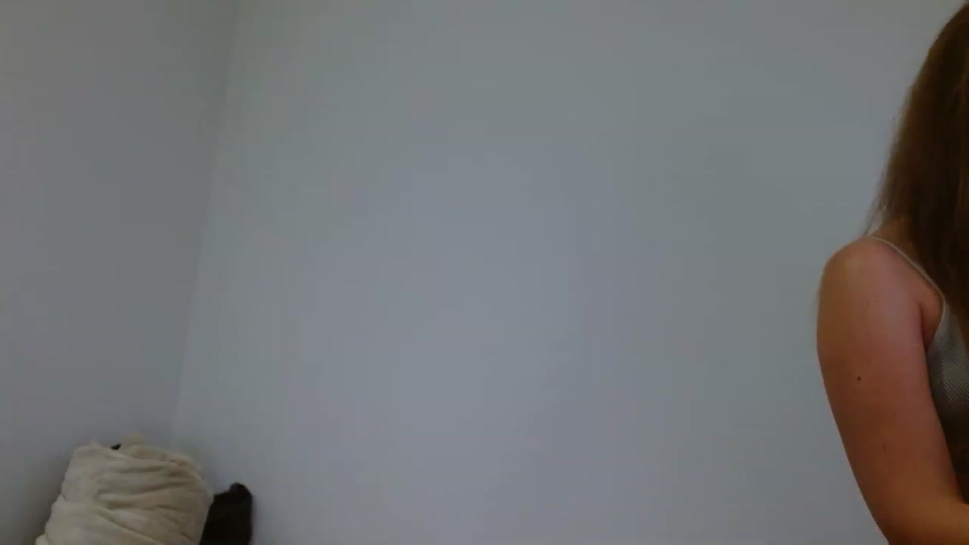 Gallery image thumbnail from adorealice's myfreecams stream on, 06/25/2023, 21:32 image 2 of 20