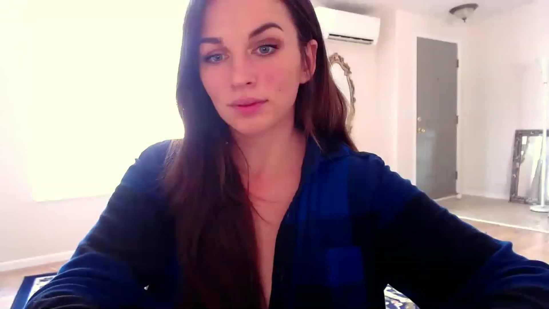 Gallery image thumbnail from adrey_'s myfreecams stream on, 11/28/2022, 21:43 image 18 of 20