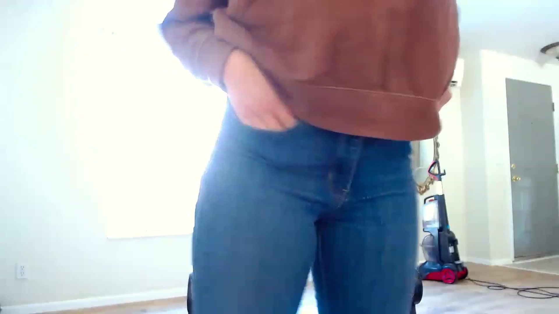 Gallery image thumbnail from adrey_'s myfreecams stream on, 12/01/2022, 22:19 image 9 of 20