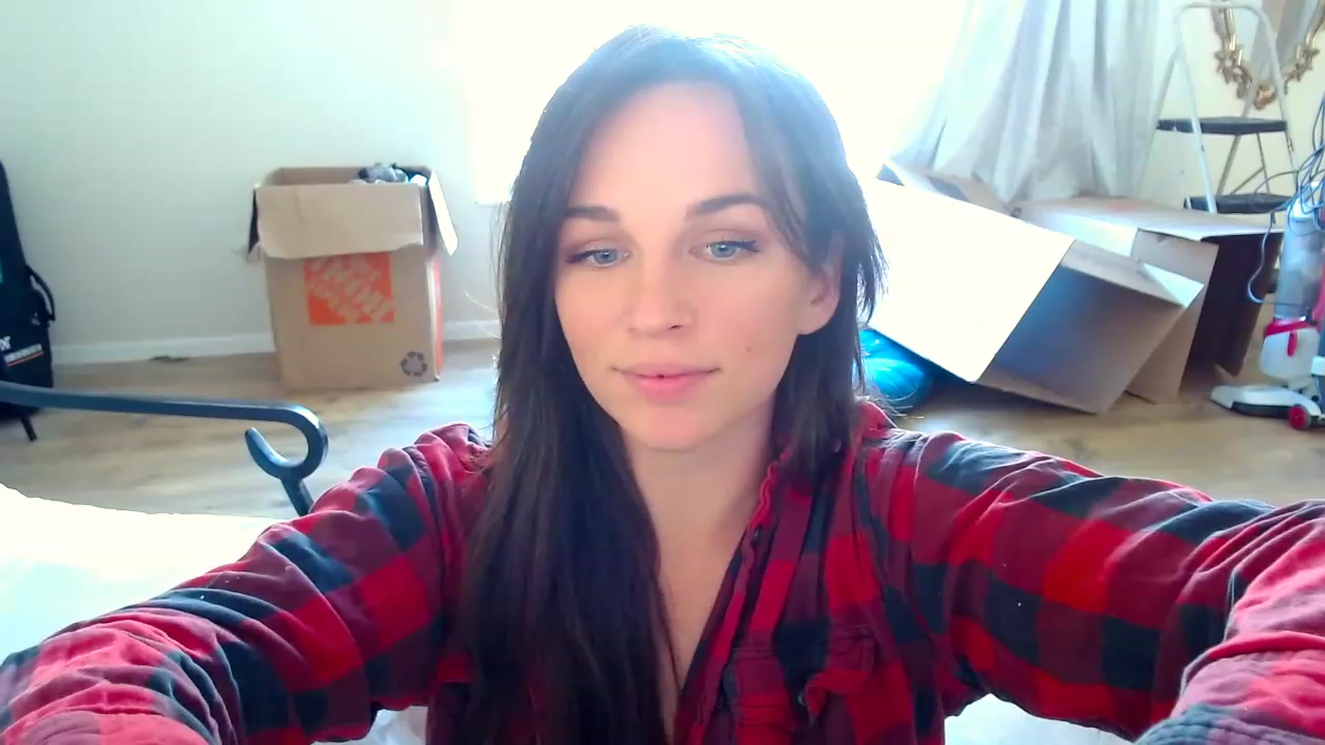 Gallery image thumbnail from adrey_'s myfreecams stream on, 12/06/2022, 22:24 image 6 of 20