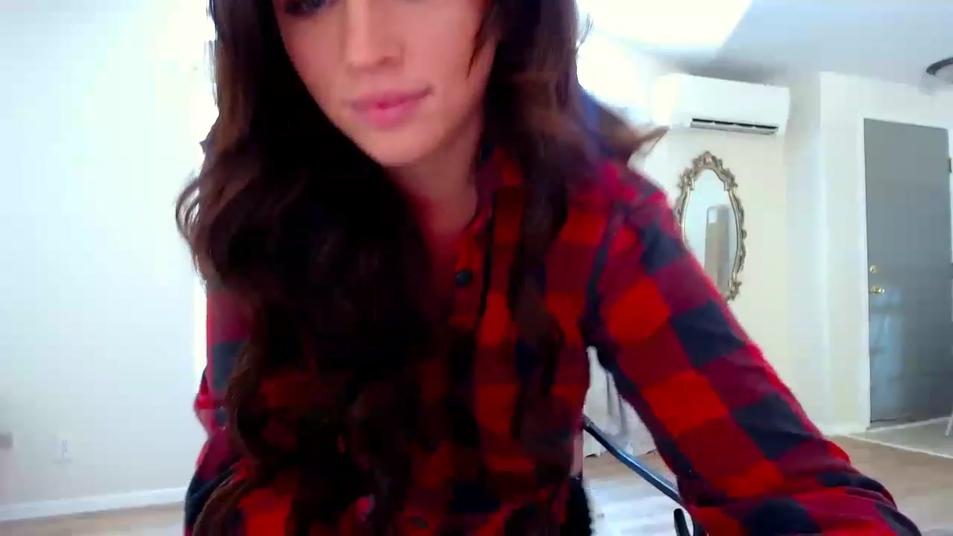 Gallery image thumbnail from adrey_'s myfreecams stream on, 12/07/2022, 22:29 image 5 of 20