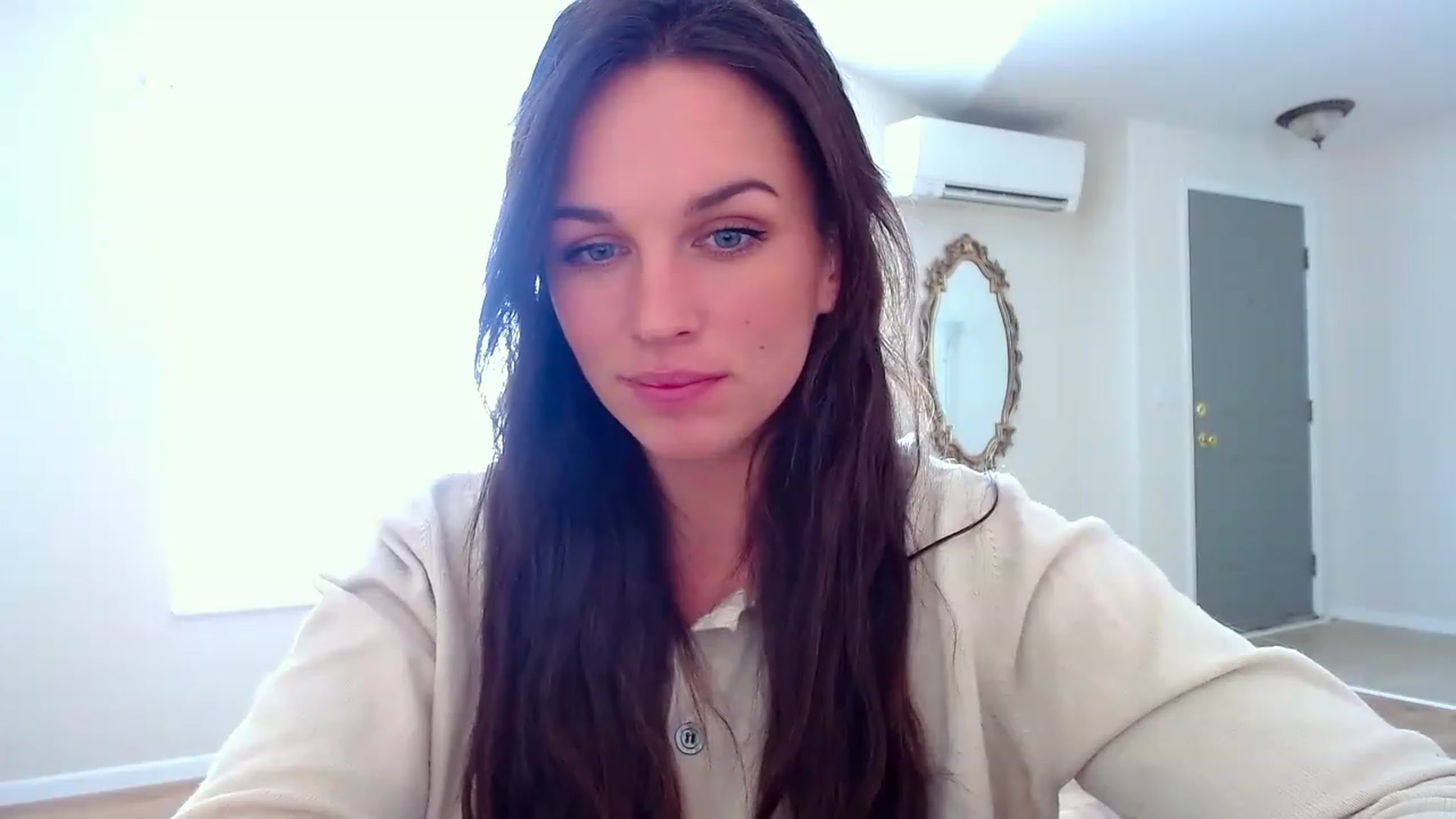 Gallery image thumbnail from adrey_'s myfreecams stream on, 12/15/2022, 21:12 image 5 of 20