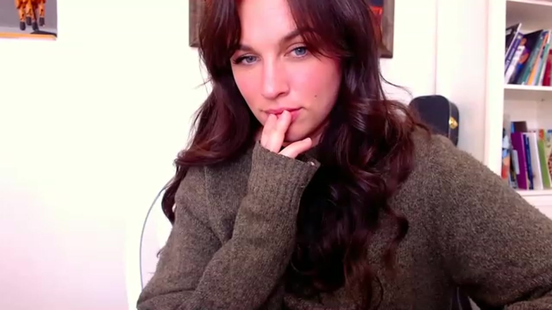 Gallery image thumbnail from adrey_'s myfreecams stream on, 03/15/2023, 18:41 image 15 of 20