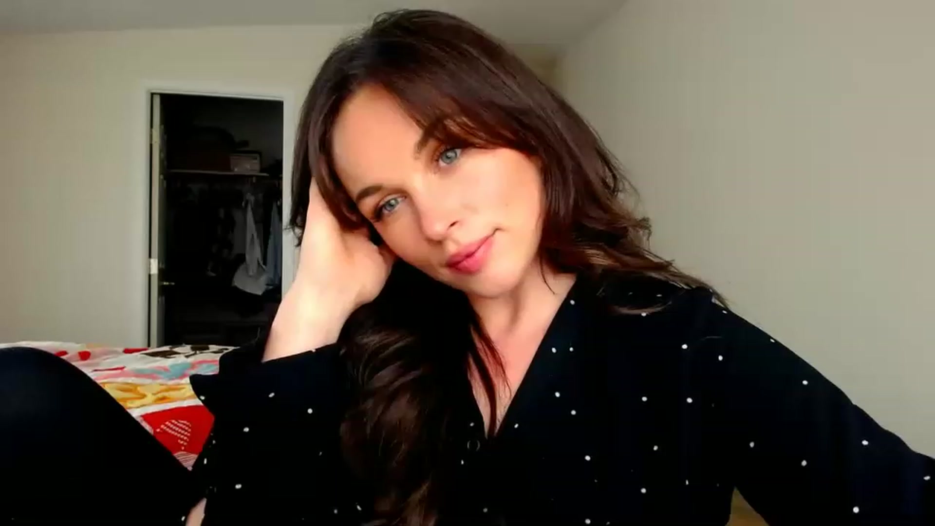 Gallery image thumbnail from adrey_'s myfreecams stream on, 04/01/2023, 21:36 image 13 of 20