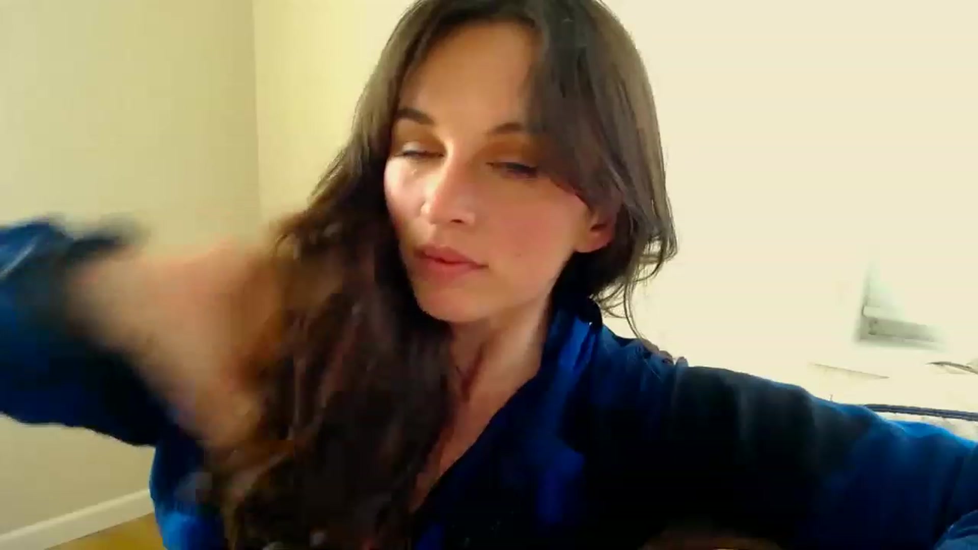 Gallery image thumbnail from adrey_'s myfreecams stream on, 04/05/2023, 22:31 image 17 of 20