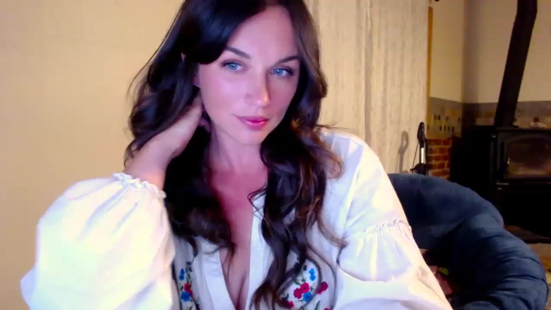 Gallery image thumbnail from adrey_'s myfreecams stream on, 06/18/2023, 04:54 image 2 of 20