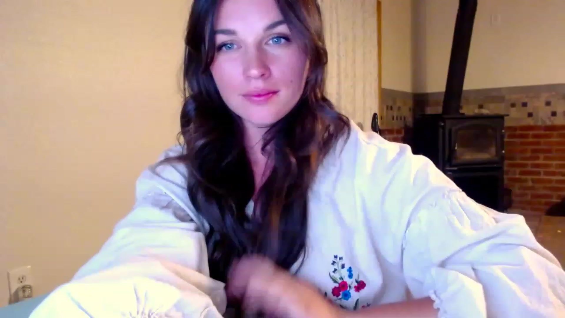 Gallery image thumbnail from adrey_'s myfreecams stream on, 06/18/2023, 05:44 image 3 of 20