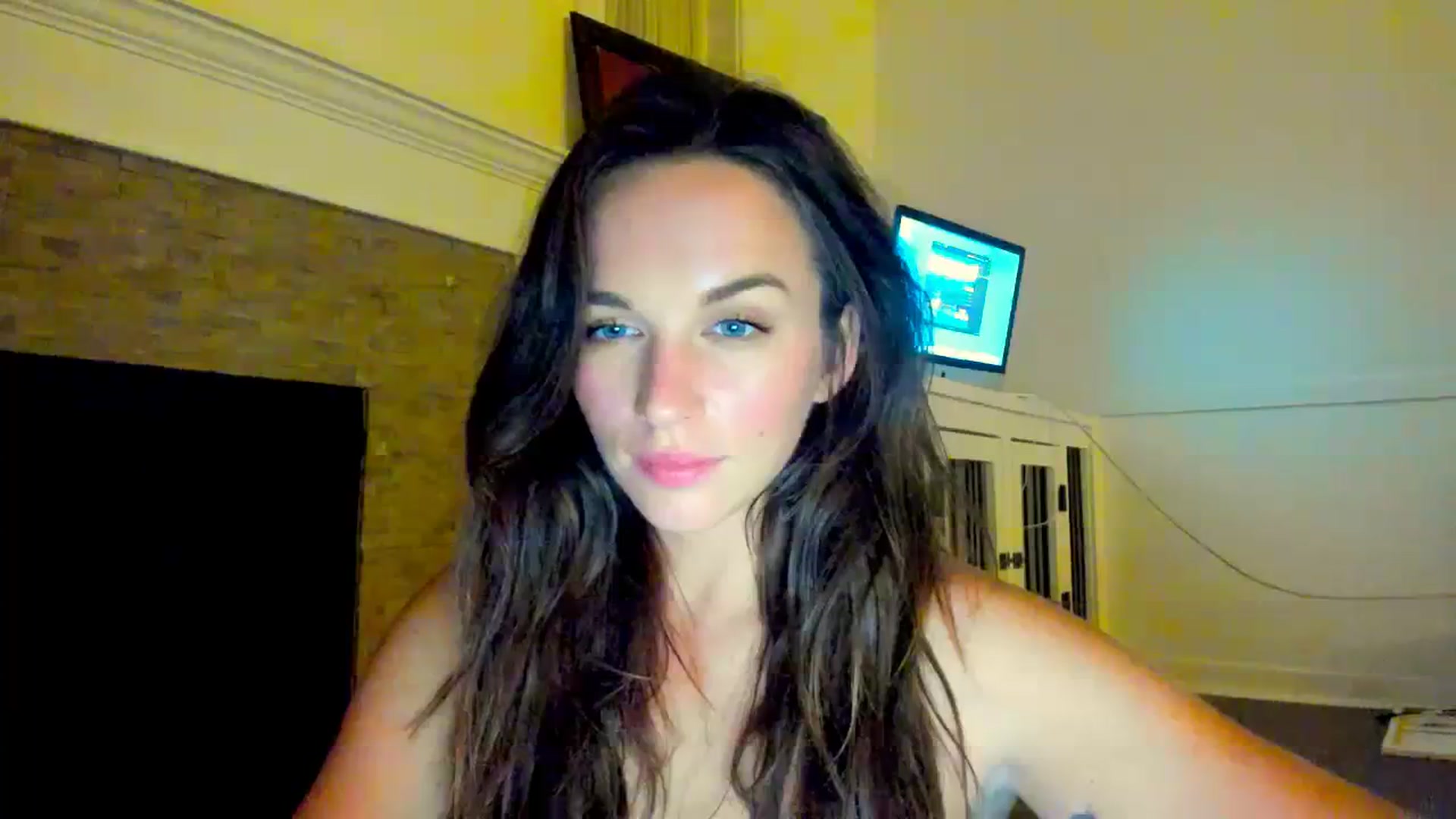 Gallery image thumbnail from adrey_'s myfreecams stream on, 10/07/2023, 04:39 image 11 of 20