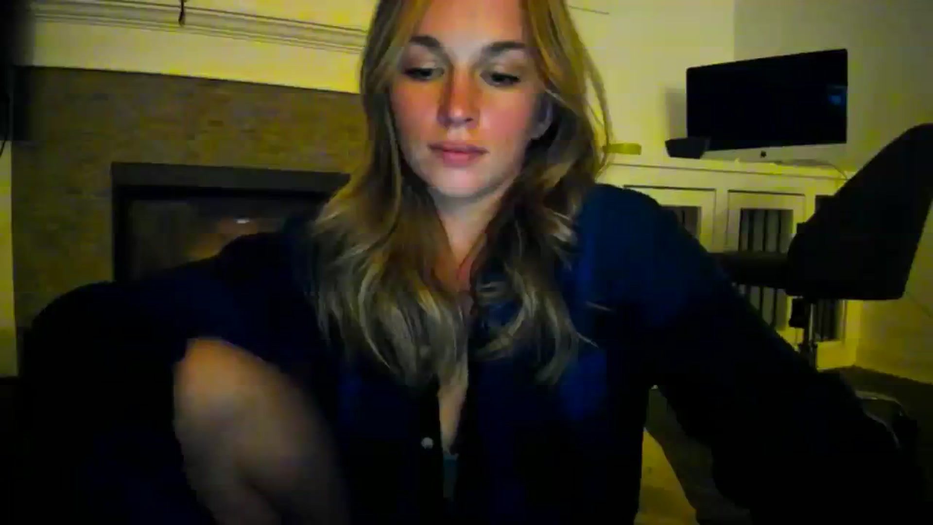 Gallery image thumbnail from adrey_'s myfreecams stream on, 11/20/2023, 04:36 image 15 of 20