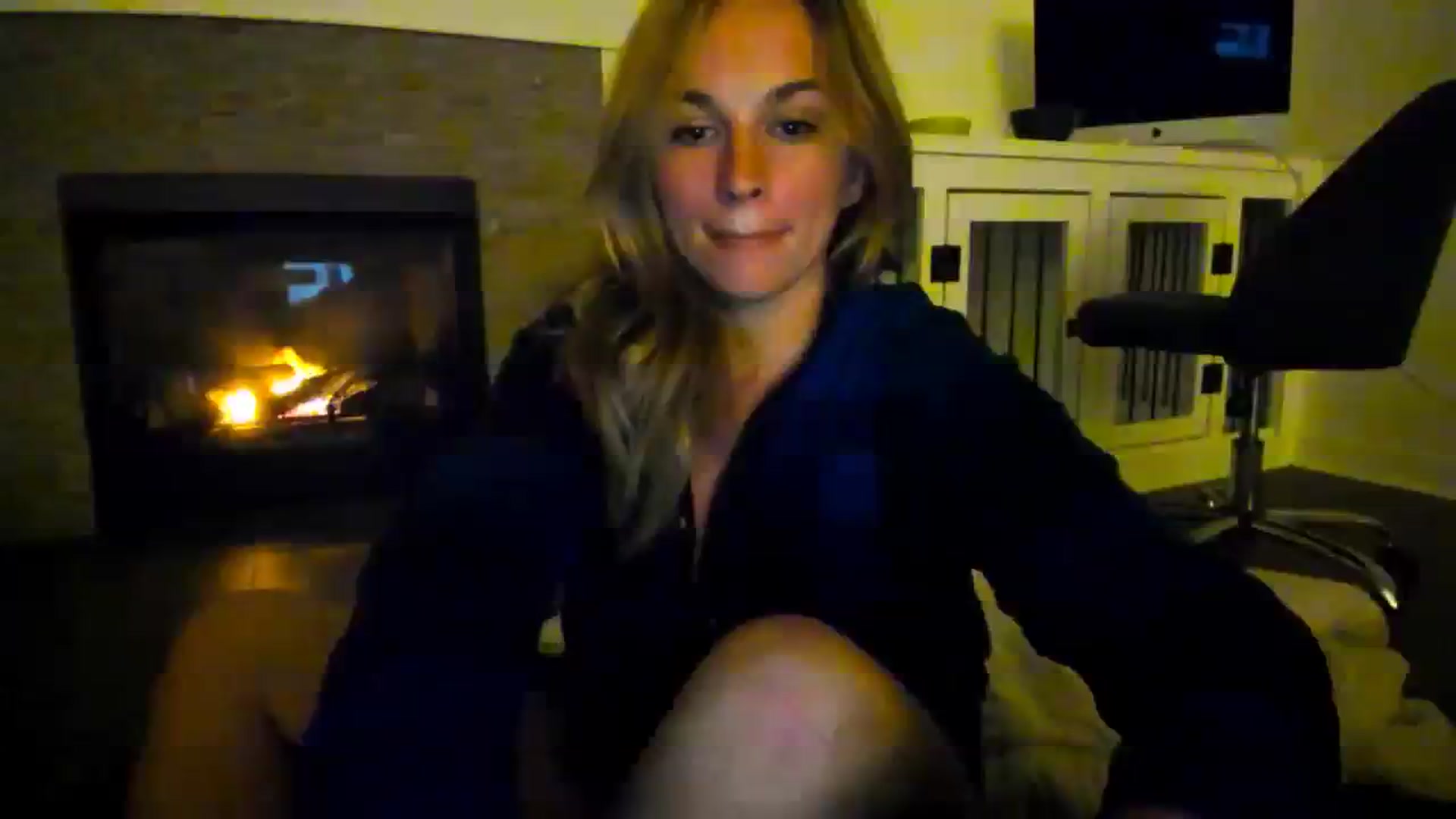 Gallery image thumbnail from adrey_'s myfreecams stream on, 11/20/2023, 04:36 image 8 of 20