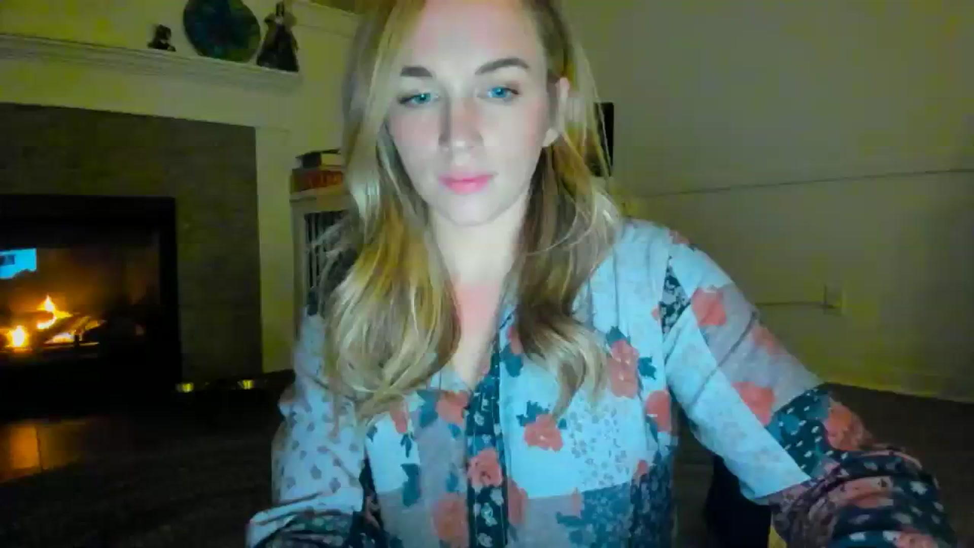 Gallery image thumbnail from adrey_'s myfreecams stream on, 11/30/2023, 04:45 image 8 of 20