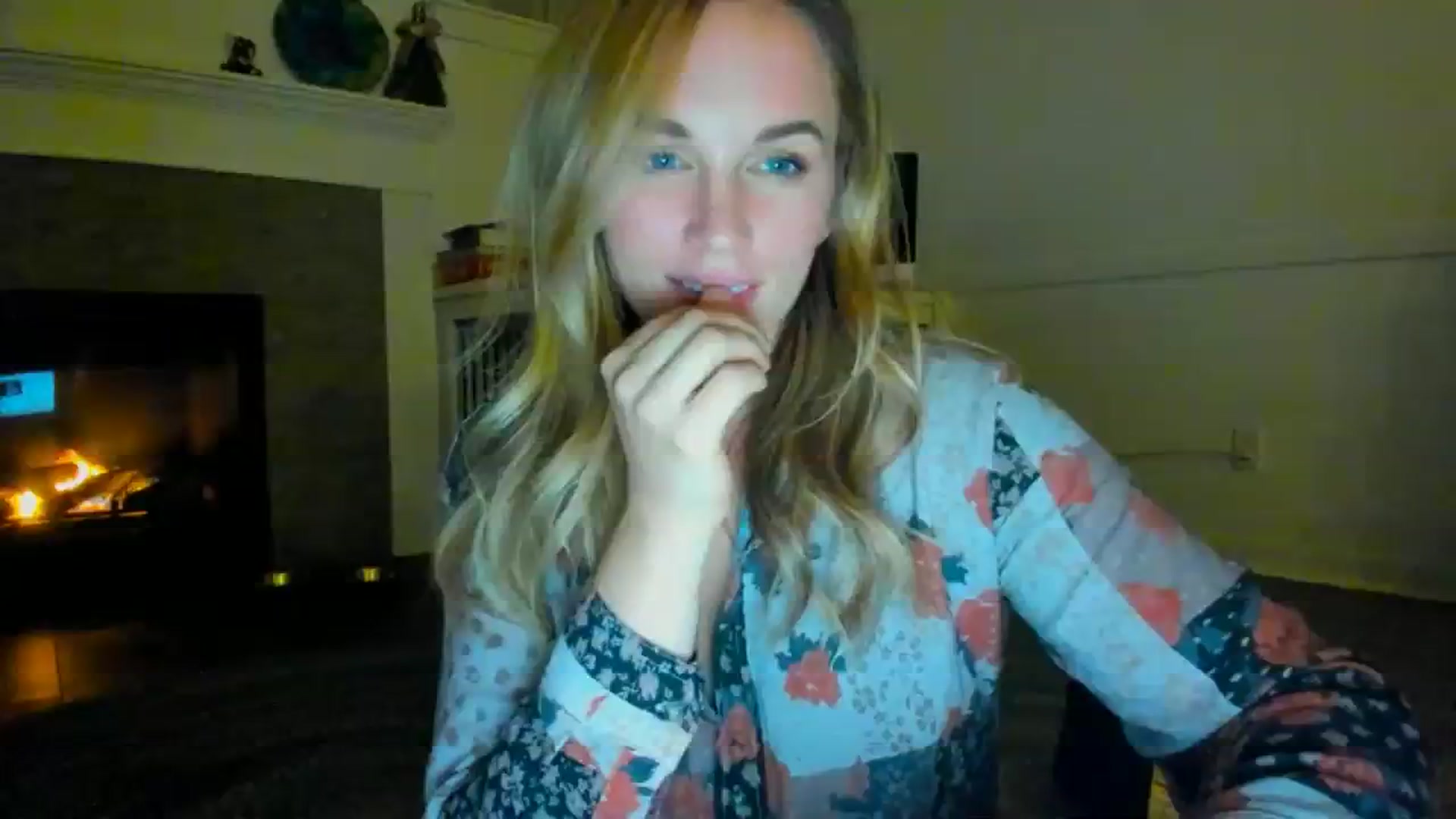 Gallery image thumbnail from adrey_'s myfreecams stream on, 11/30/2023, 04:45 image 11 of 20