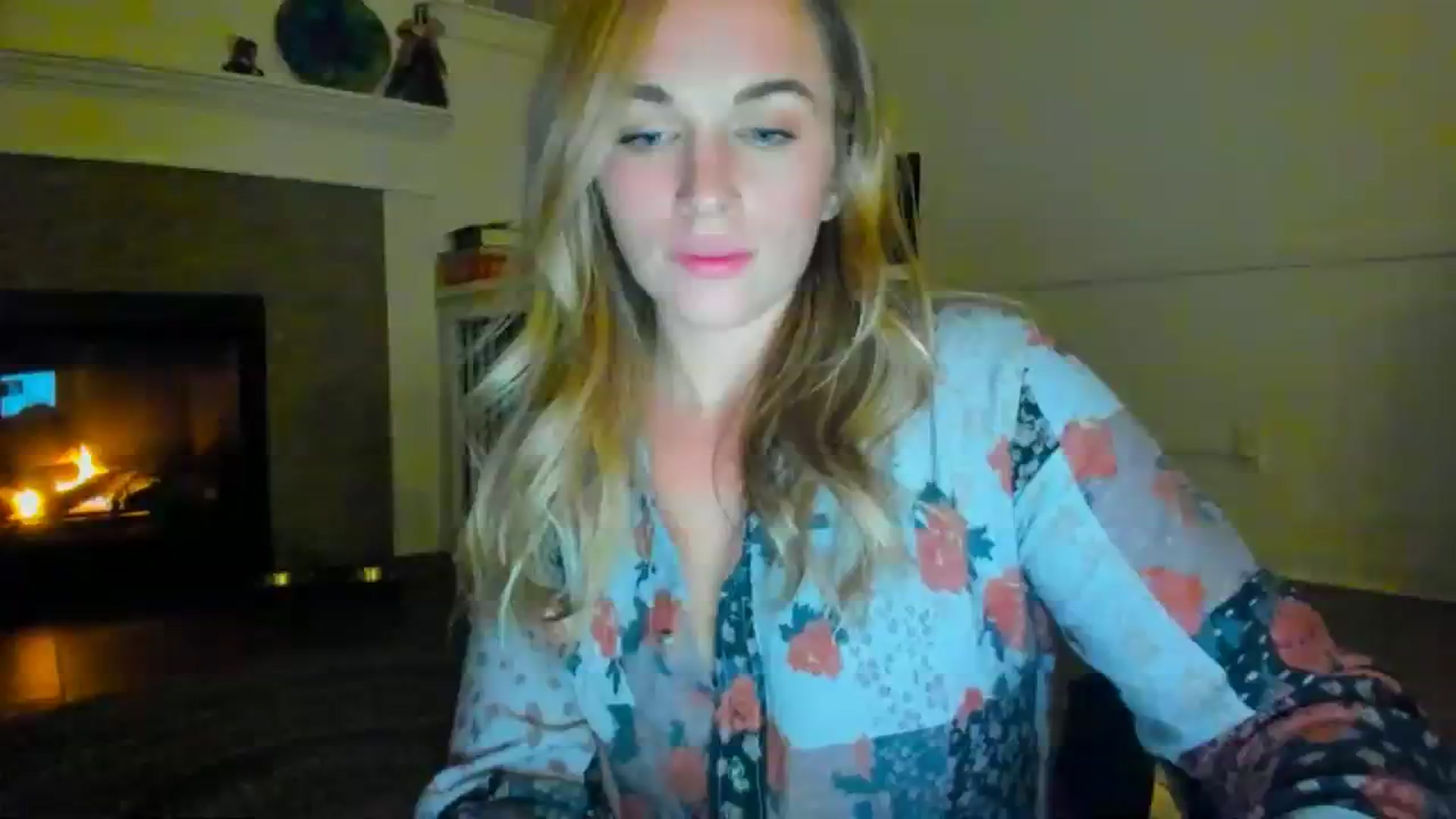 Gallery image thumbnail from adrey_'s myfreecams stream on, 11/30/2023, 04:45 image 12 of 20