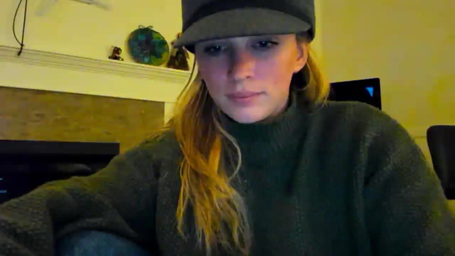Gallery image thumbnail from adrey_'s myfreecams stream on, 12/04/2023, 04:12 image 15 of 20