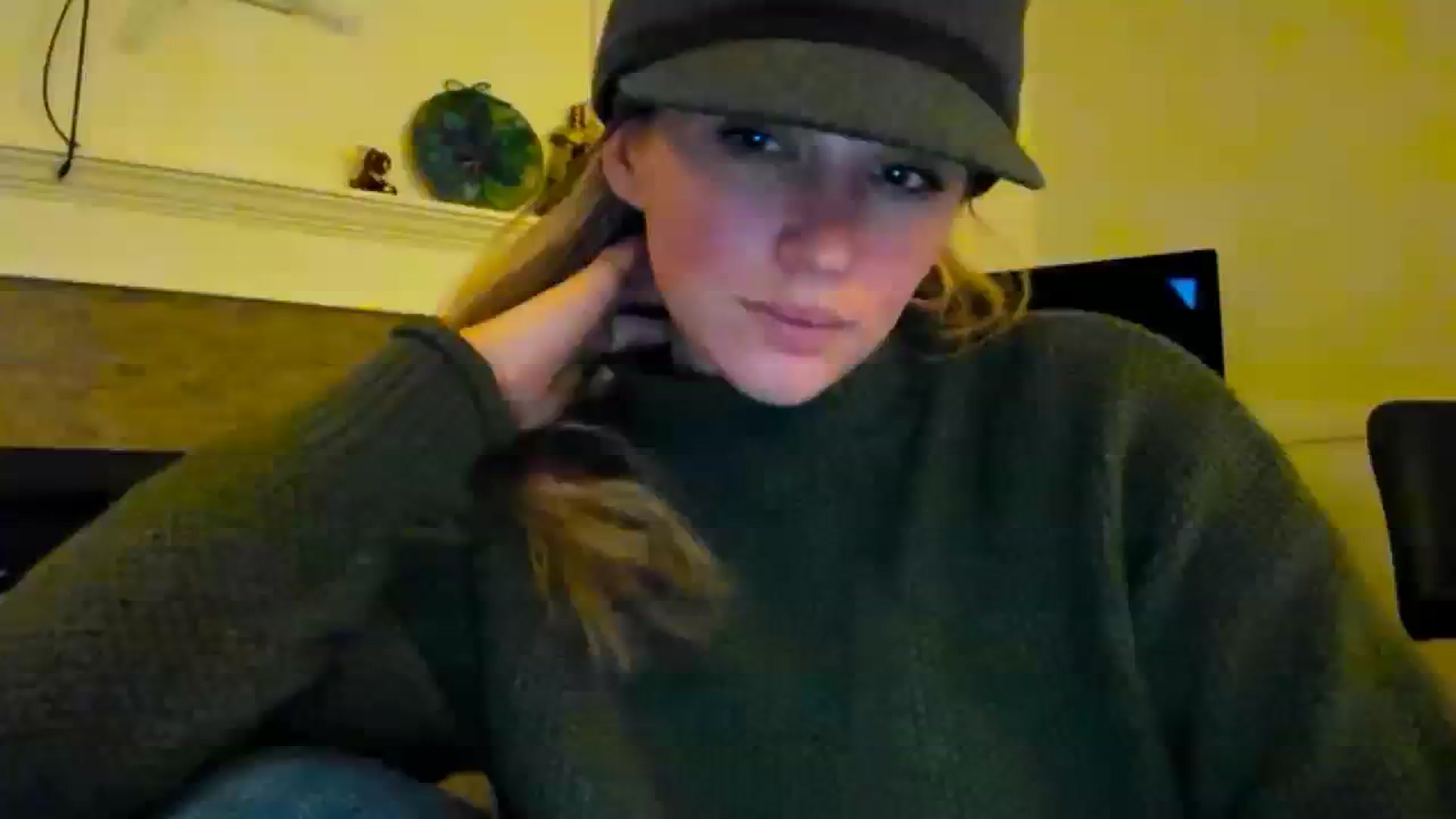 Gallery image thumbnail from adrey_'s myfreecams stream on, 12/04/2023, 04:12 image 16 of 20