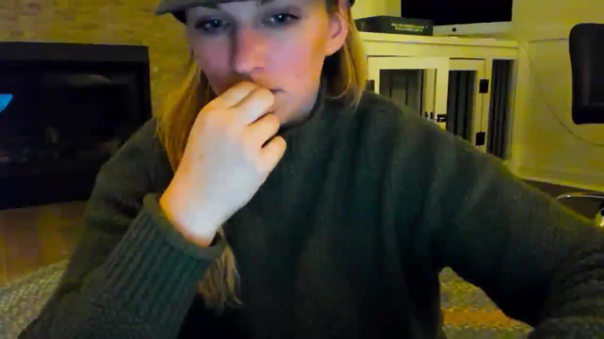 Gallery image thumbnail from adrey_'s myfreecams stream on, 12/04/2023, 04:12 image 20 of 20