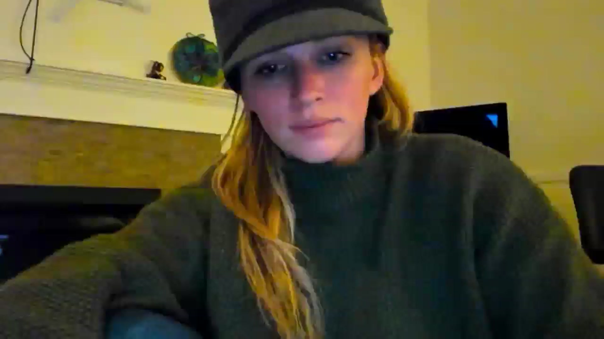 Gallery image thumbnail from adrey_'s myfreecams stream on, 12/04/2023, 04:12 image 17 of 20