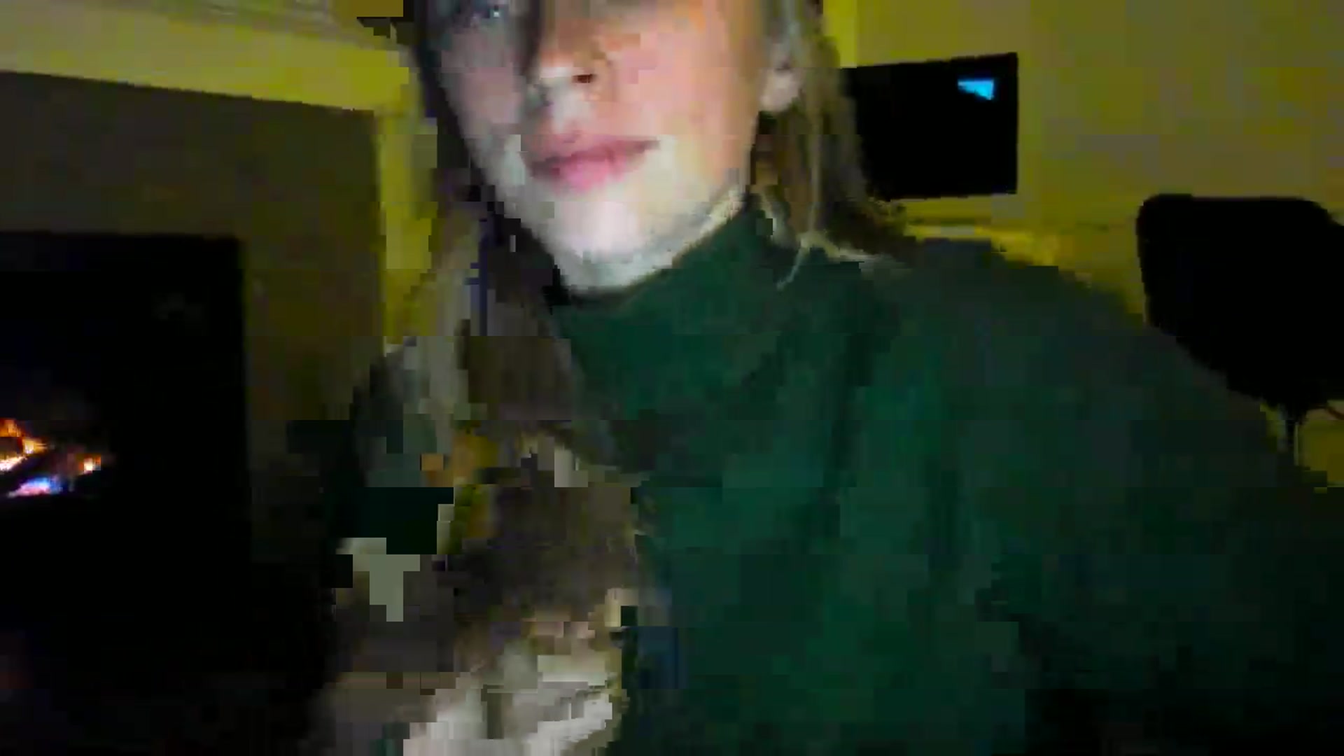 Gallery image thumbnail from adrey_'s myfreecams stream on, 12/04/2023, 04:34 image 17 of 20