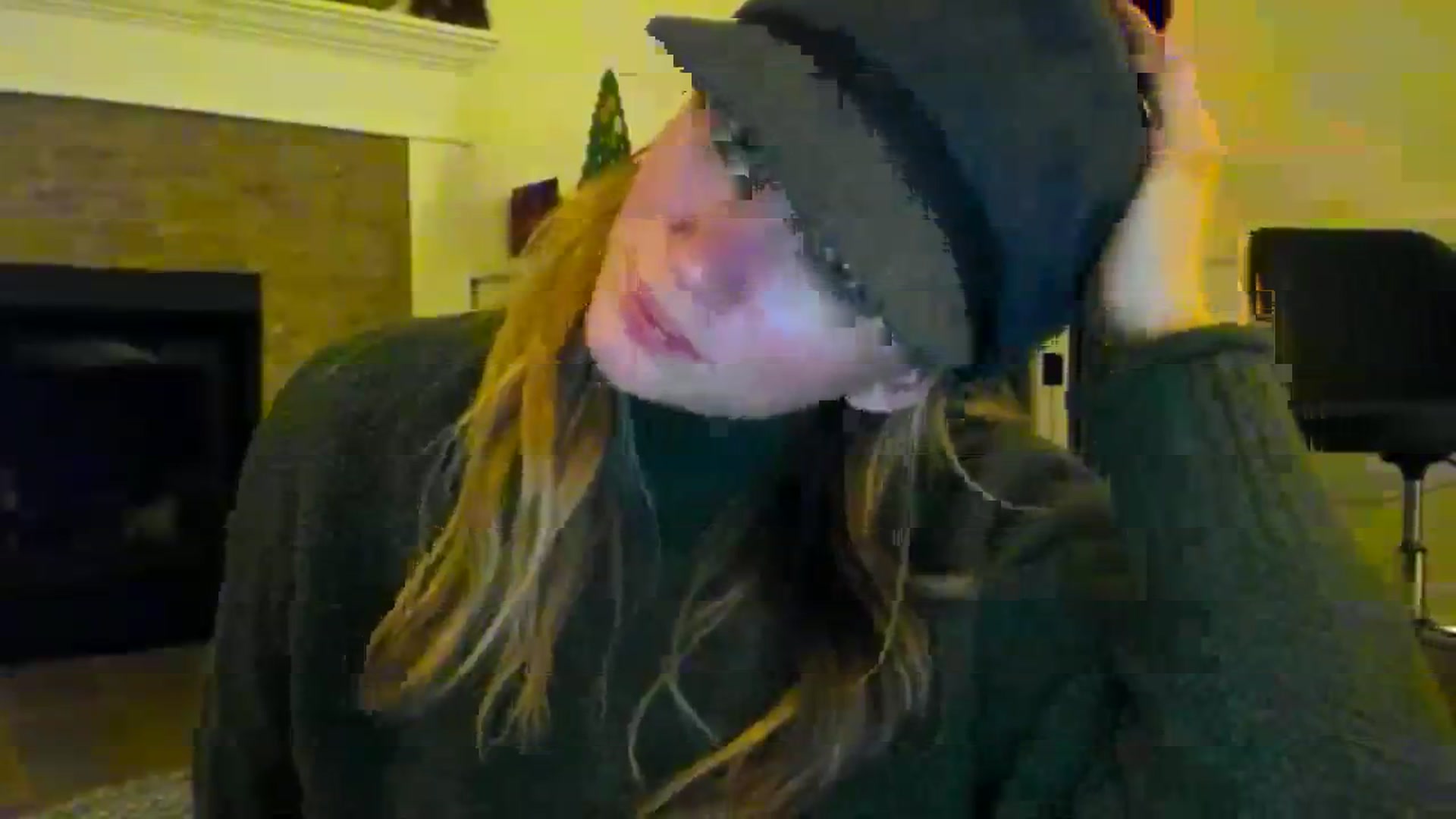 Gallery image thumbnail from adrey_'s myfreecams stream on, 12/04/2023, 04:34 image 8 of 20