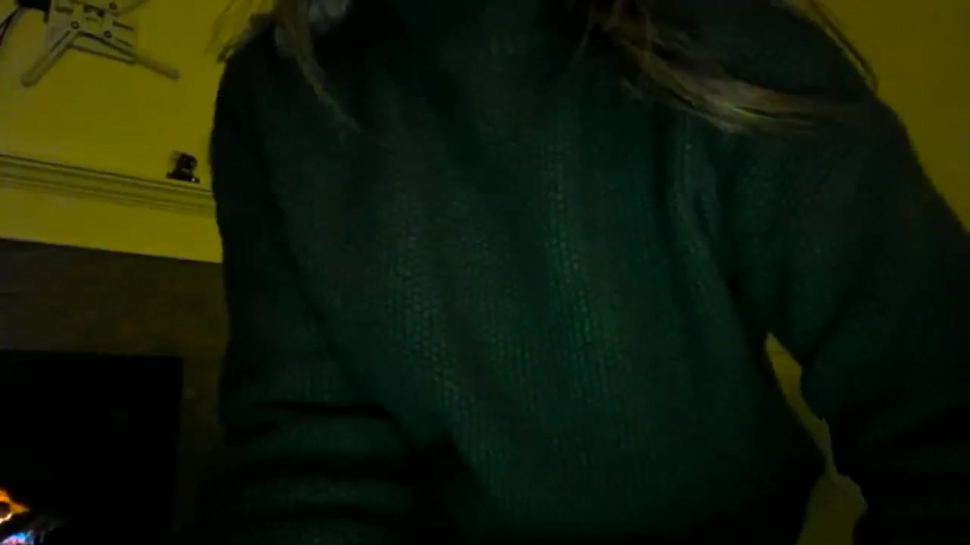 Gallery image thumbnail from adrey_'s myfreecams stream on, 12/04/2023, 04:34 image 15 of 20