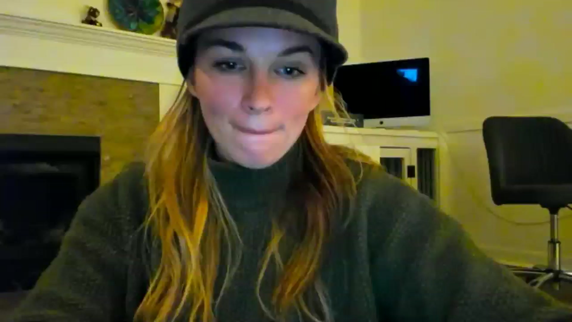 Gallery image thumbnail from adrey_'s myfreecams stream on, 12/04/2023, 04:34 image 7 of 20