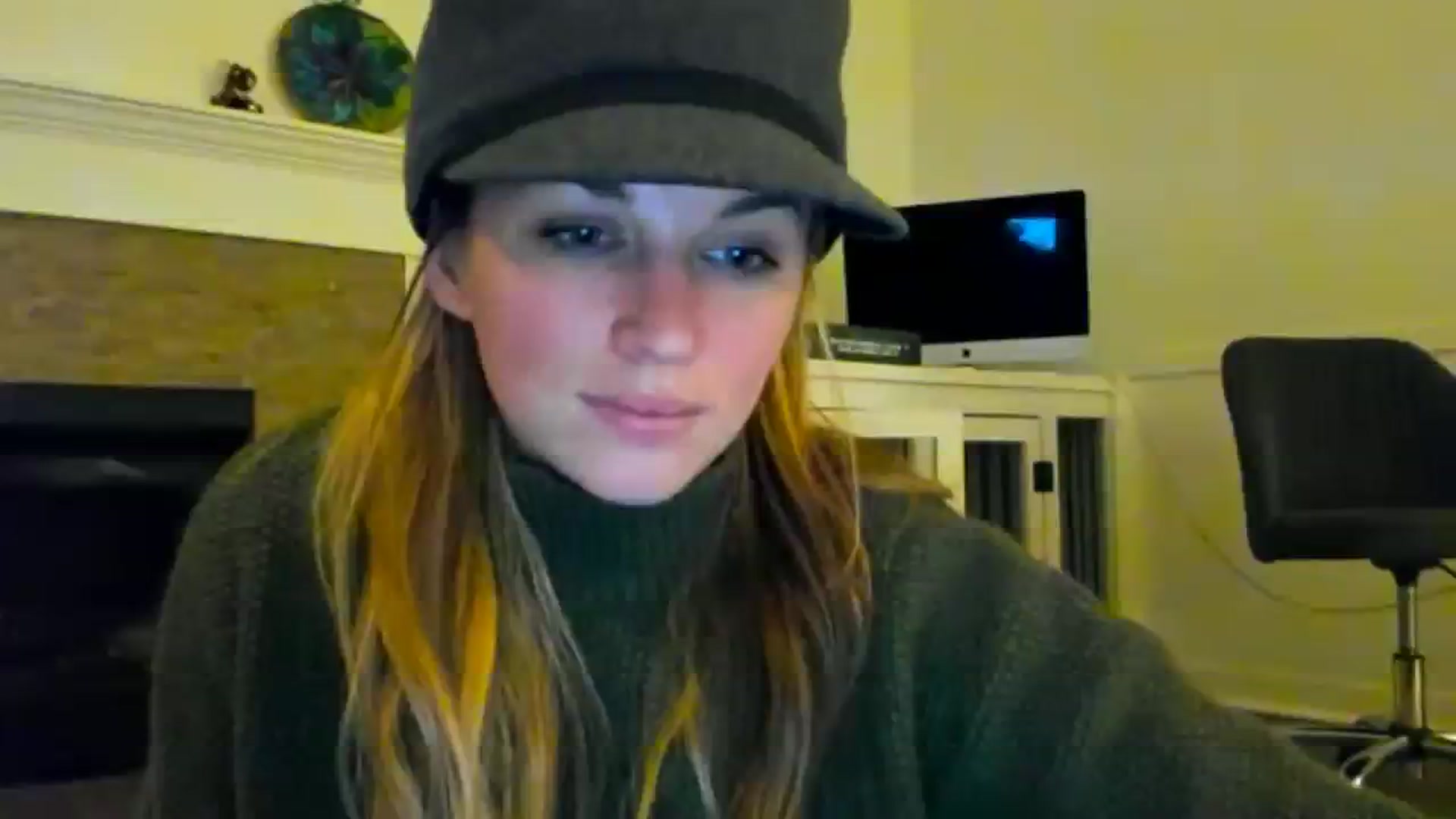 Gallery image thumbnail from adrey_'s myfreecams stream on, 12/04/2023, 04:34 image 5 of 20