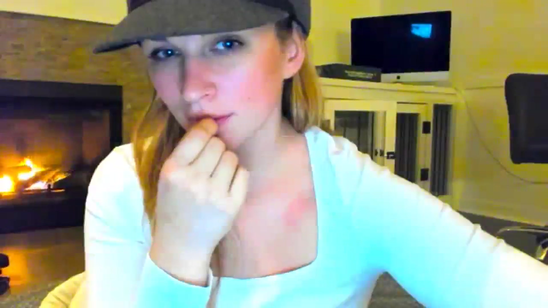 Gallery image thumbnail from adrey_'s myfreecams stream on, 12/04/2023, 05:11 image 6 of 20