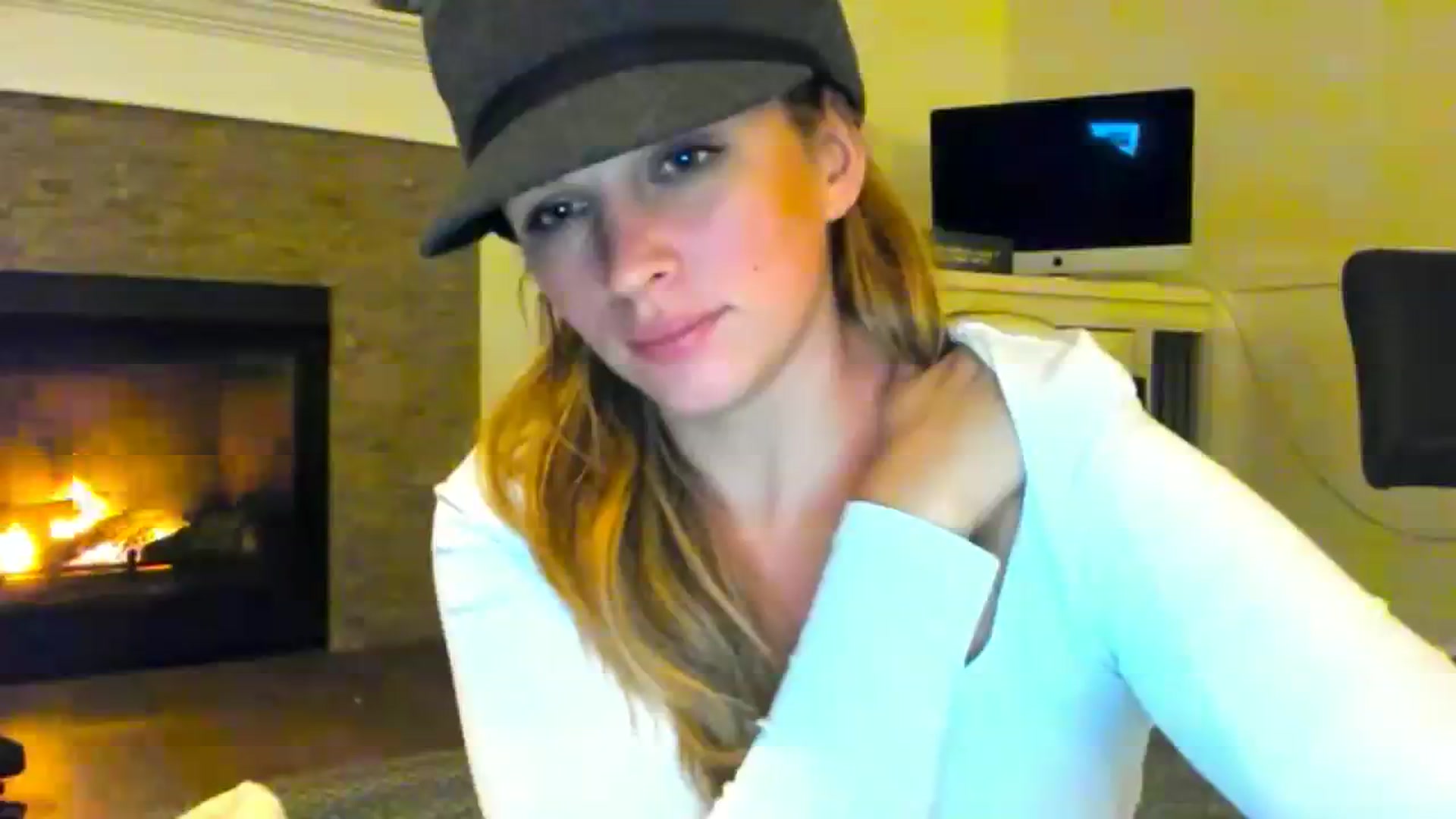 Gallery image thumbnail from adrey_'s myfreecams stream on, 12/04/2023, 05:11 image 13 of 20