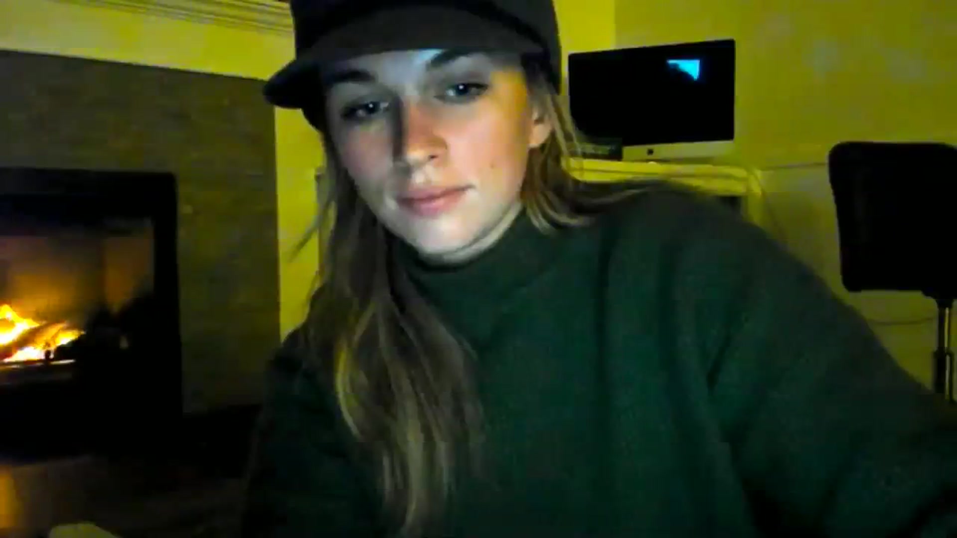 Gallery image thumbnail from adrey_'s myfreecams stream on, 12/04/2023, 05:47 image 10 of 20