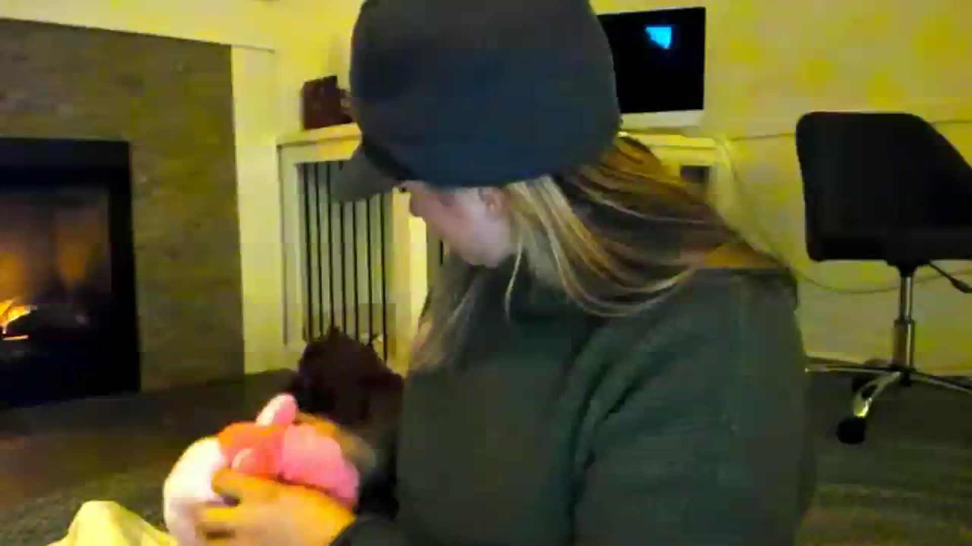 Gallery image thumbnail from adrey_'s myfreecams stream on, 12/04/2023, 05:47 image 17 of 20