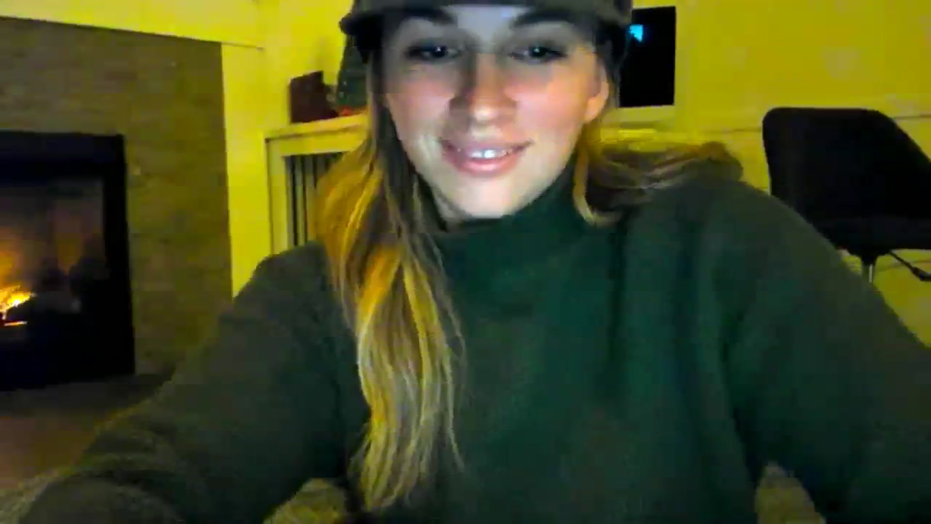 Gallery image thumbnail from adrey_'s myfreecams stream on, 12/04/2023, 05:47 image 16 of 20