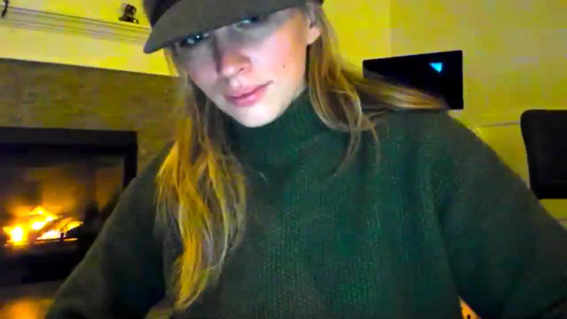 Gallery image thumbnail from adrey_'s myfreecams stream on, 12/04/2023, 06:00 image 19 of 20