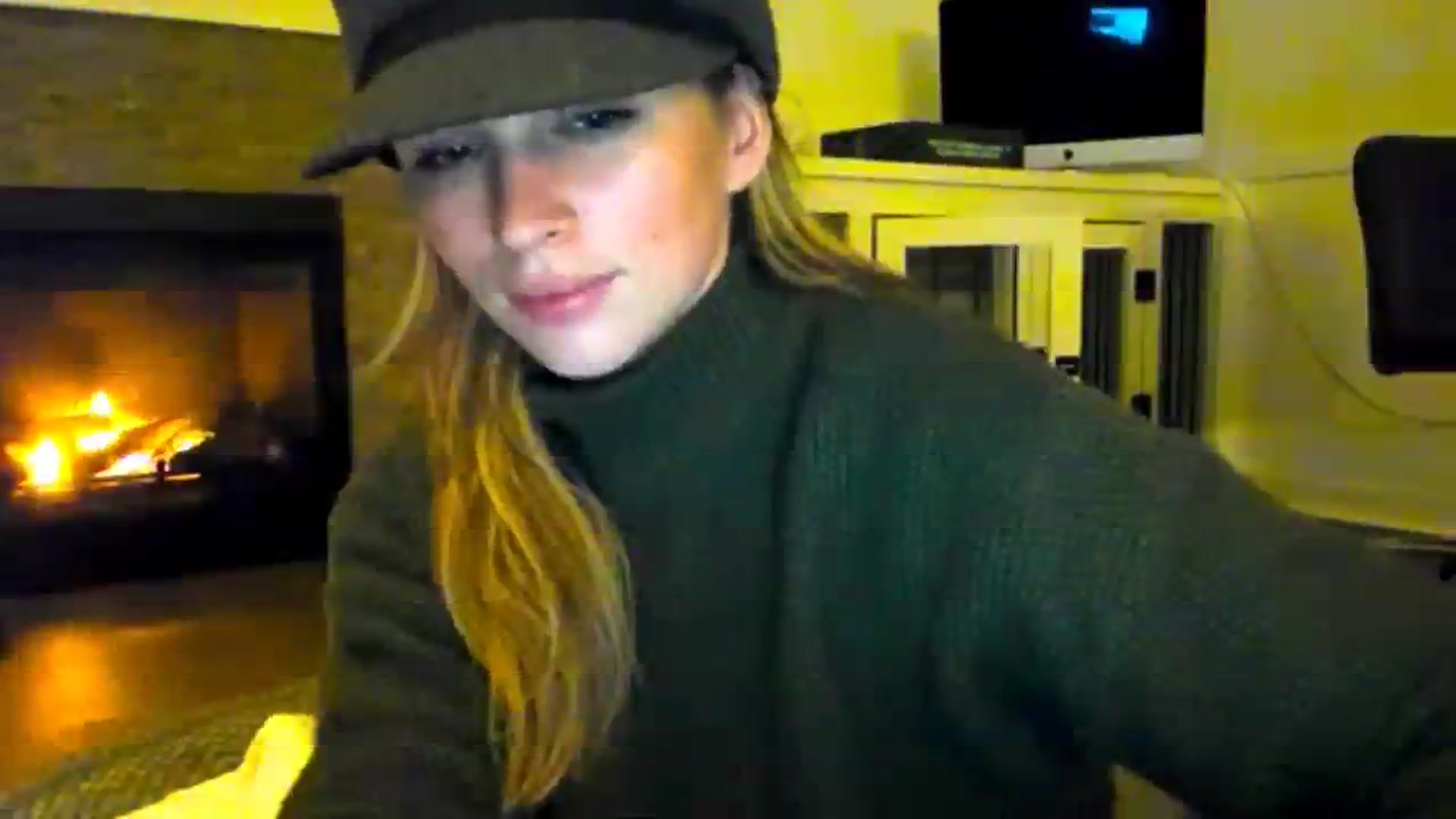 Gallery image thumbnail from adrey_'s myfreecams stream on, 12/04/2023, 06:00 image 6 of 20