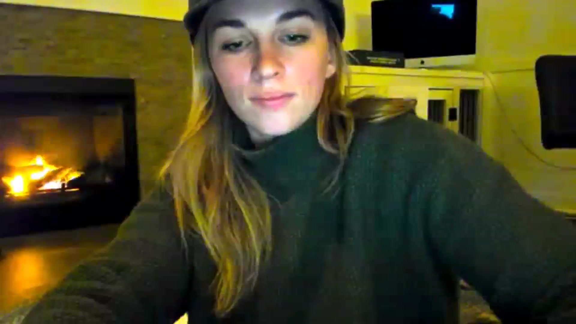 Gallery image thumbnail from adrey_'s myfreecams stream on, 12/04/2023, 06:00 image 17 of 20