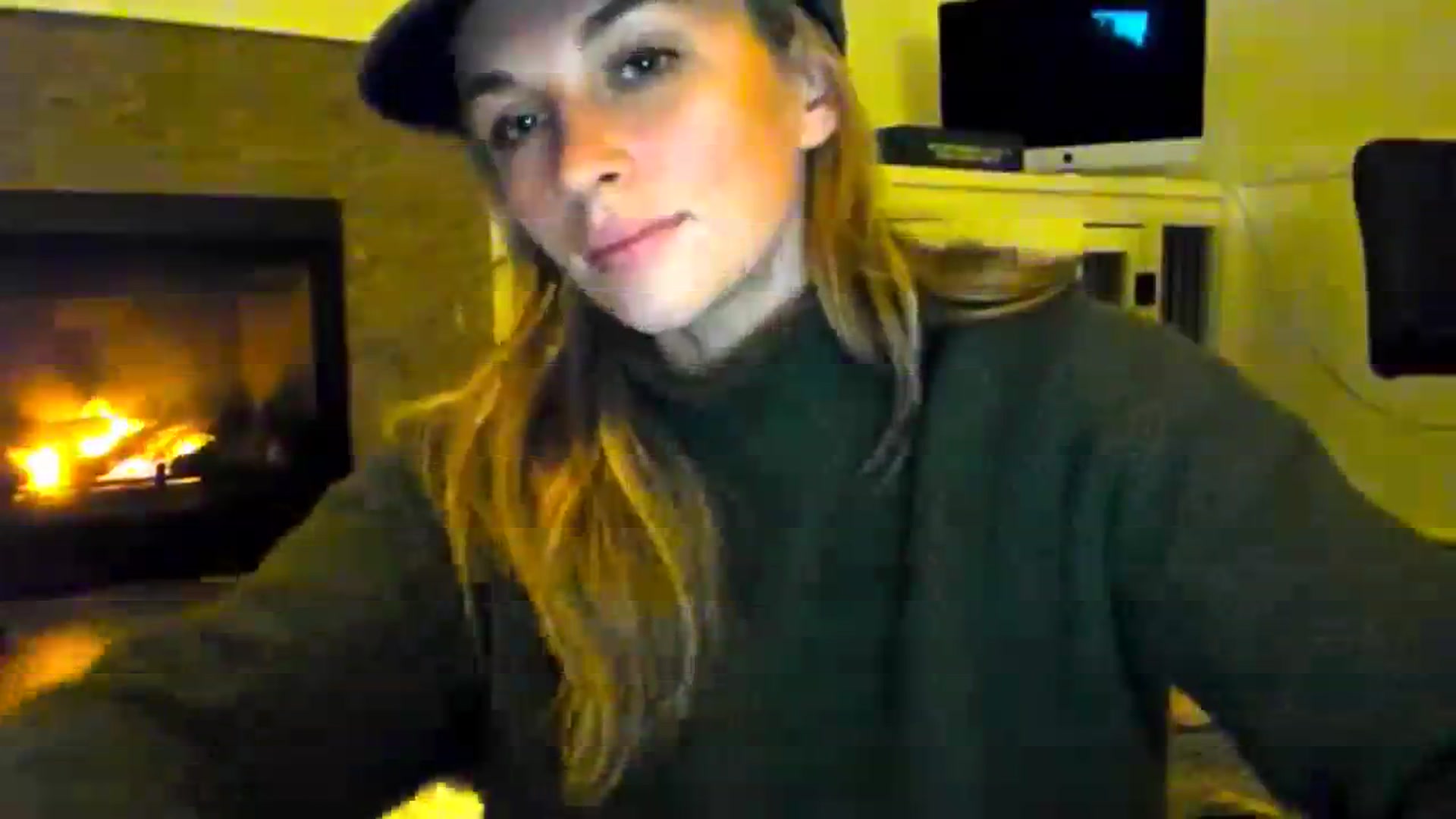 Gallery image thumbnail from adrey_'s myfreecams stream on, 12/04/2023, 06:00 image 16 of 20