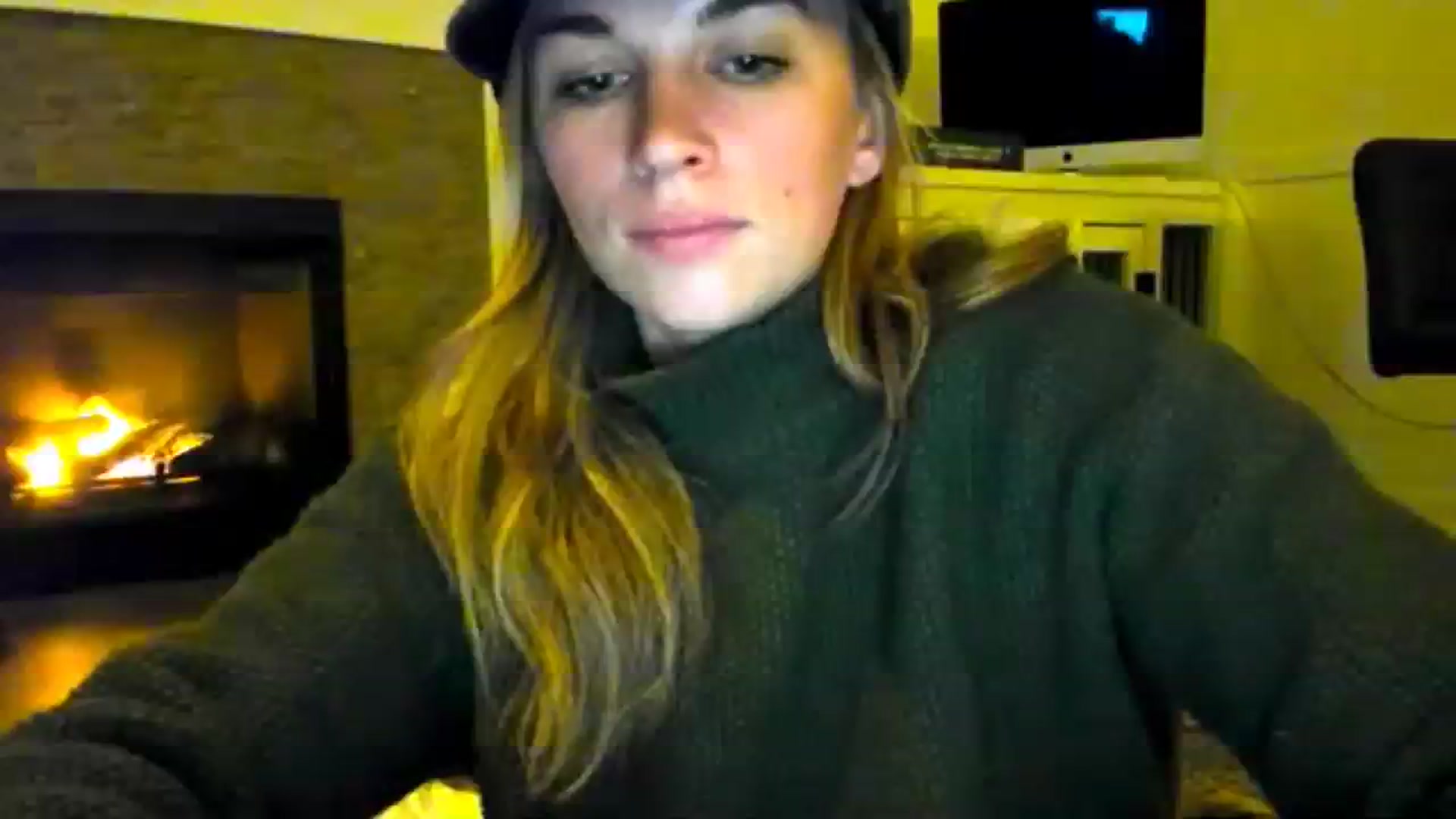 Gallery image thumbnail from adrey_'s myfreecams stream on, 12/04/2023, 06:00 image 10 of 20