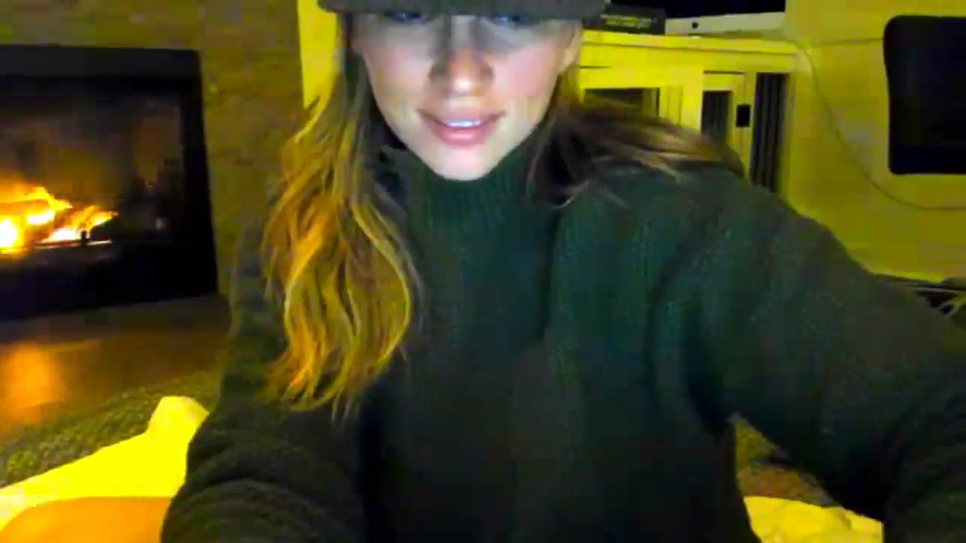 Gallery image thumbnail from adrey_'s myfreecams stream on, 12/04/2023, 06:00 image 4 of 20