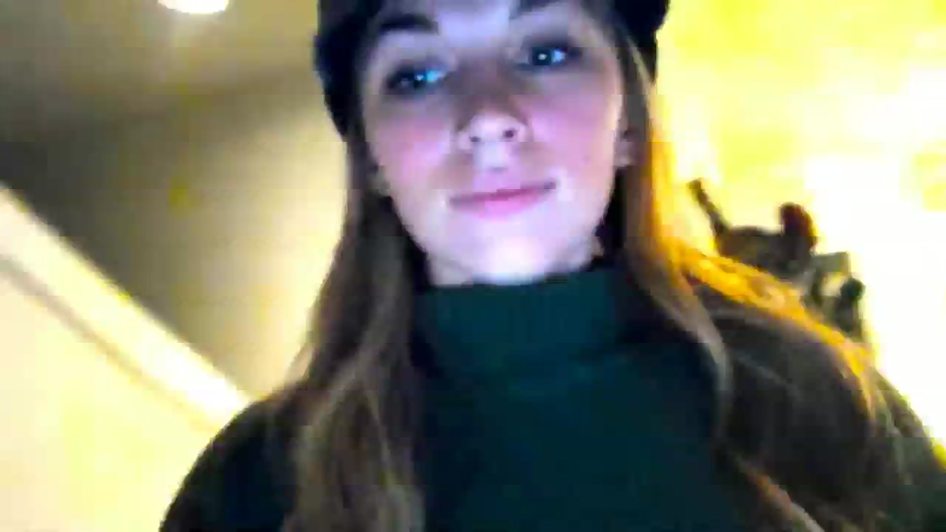 Gallery image thumbnail from adrey_'s myfreecams stream on, 12/04/2023, 06:38 image 14 of 20