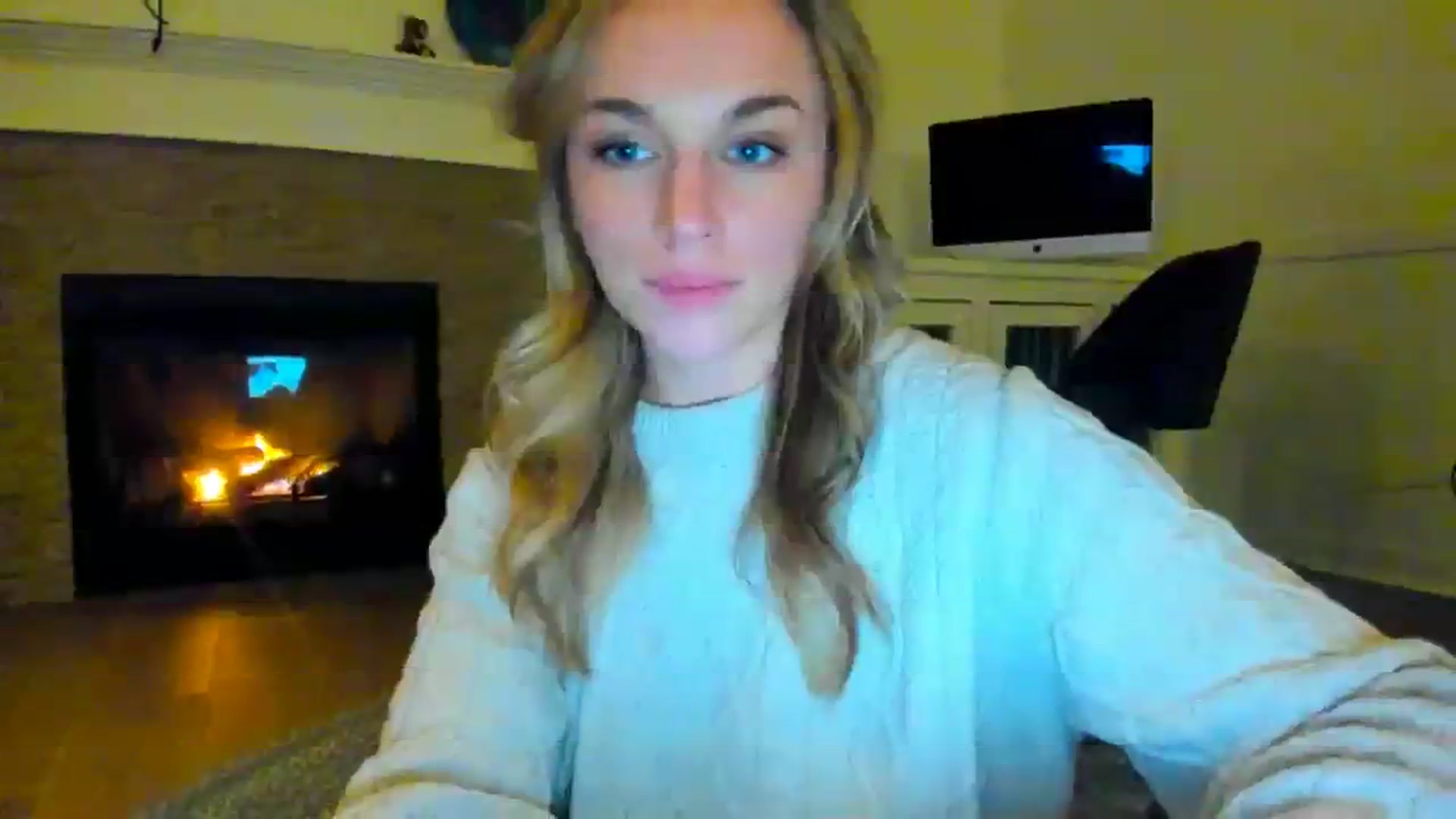 Gallery image thumbnail from adrey_'s myfreecams stream on, 12/11/2023, 04:05 image 13 of 20