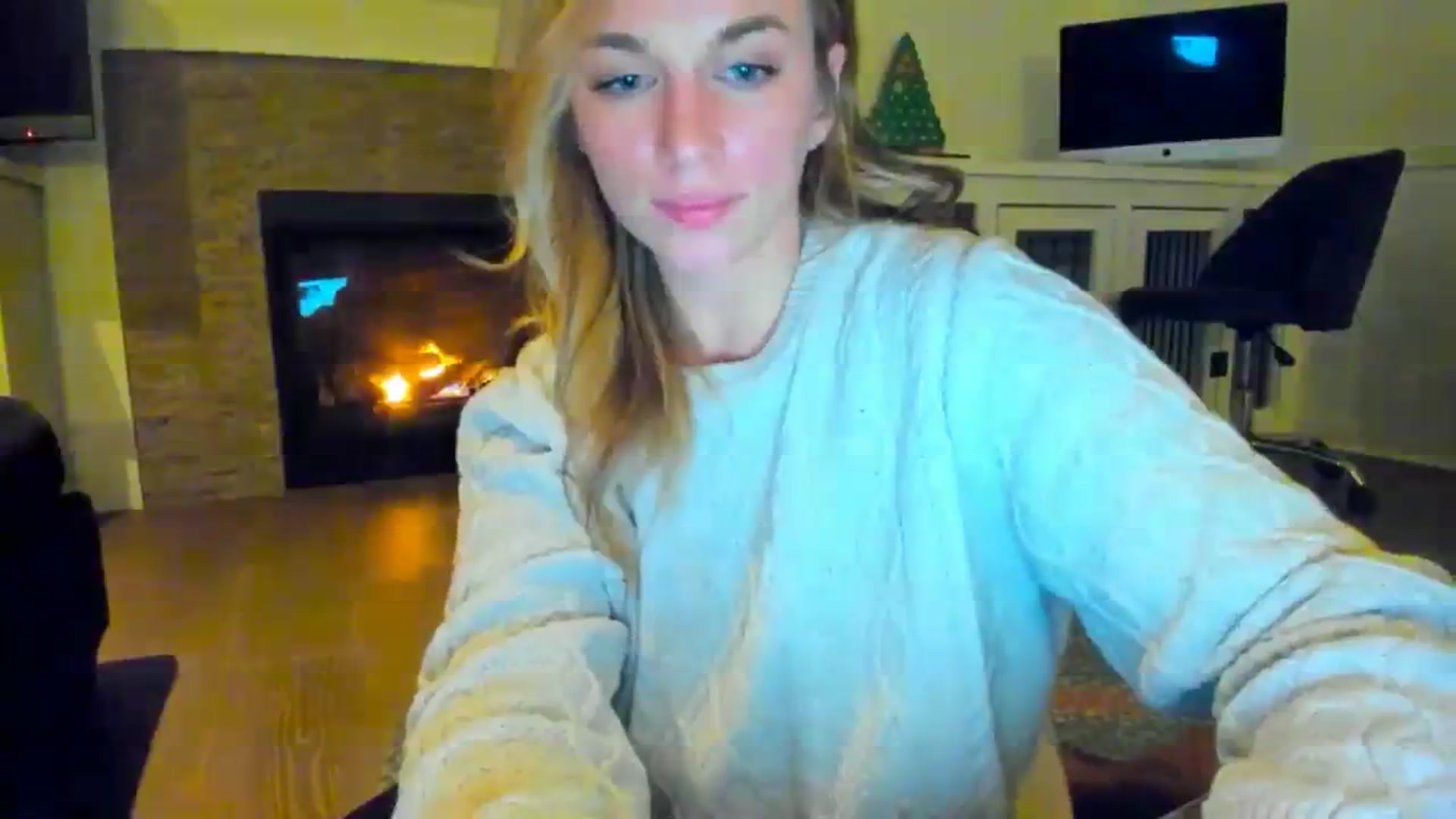 Gallery image thumbnail from adrey_'s myfreecams stream on, 12/11/2023, 04:57 image 18 of 20