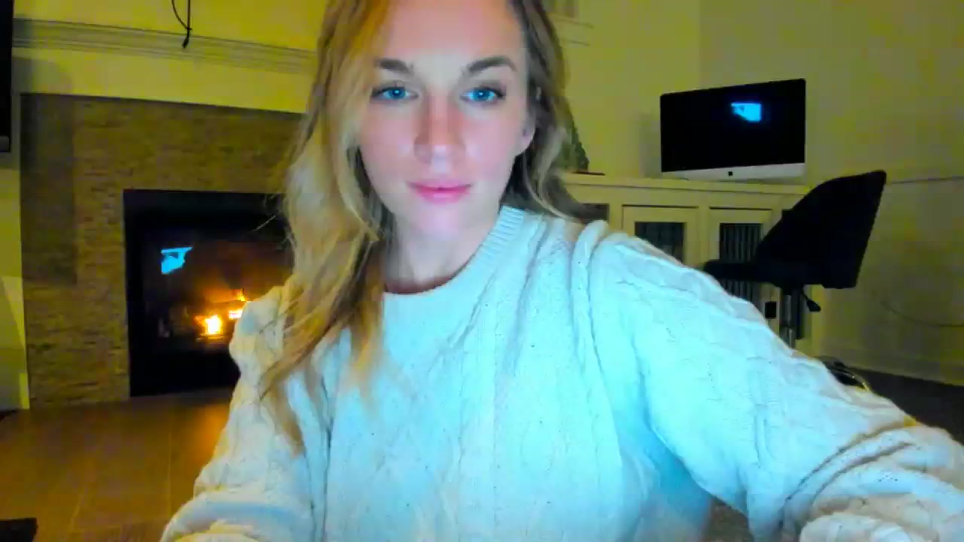 Gallery image thumbnail from adrey_'s myfreecams stream on, 12/11/2023, 04:57 image 11 of 20