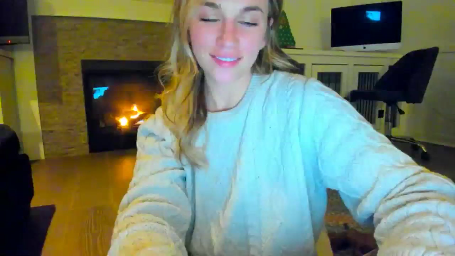 Gallery image thumbnail from adrey_'s myfreecams stream on, 12/11/2023, 04:57 image 19 of 20