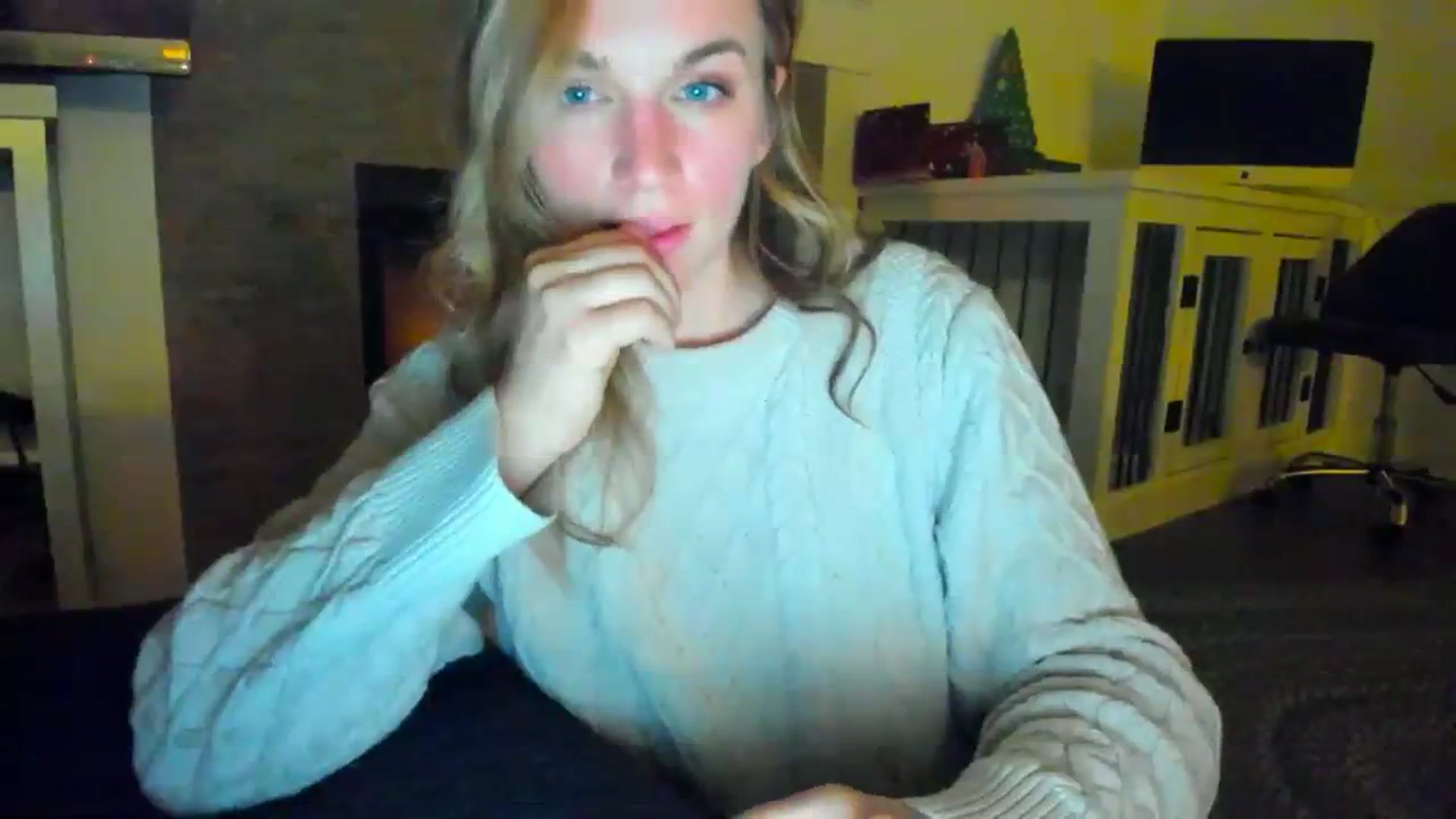 Gallery image thumbnail from adrey_'s myfreecams stream on, 12/11/2023, 05:53 image 5 of 20