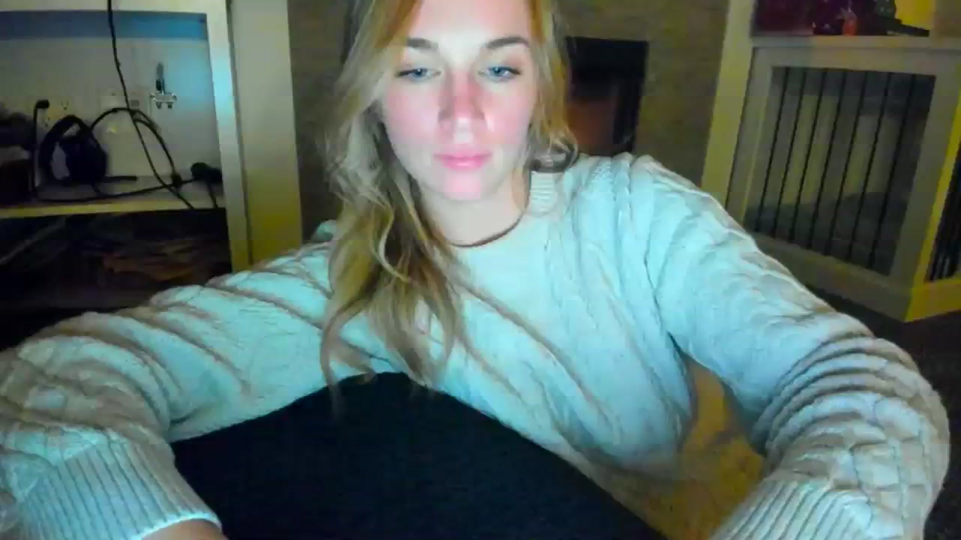 Gallery image thumbnail from adrey_'s myfreecams stream on, 12/11/2023, 05:53 image 20 of 20