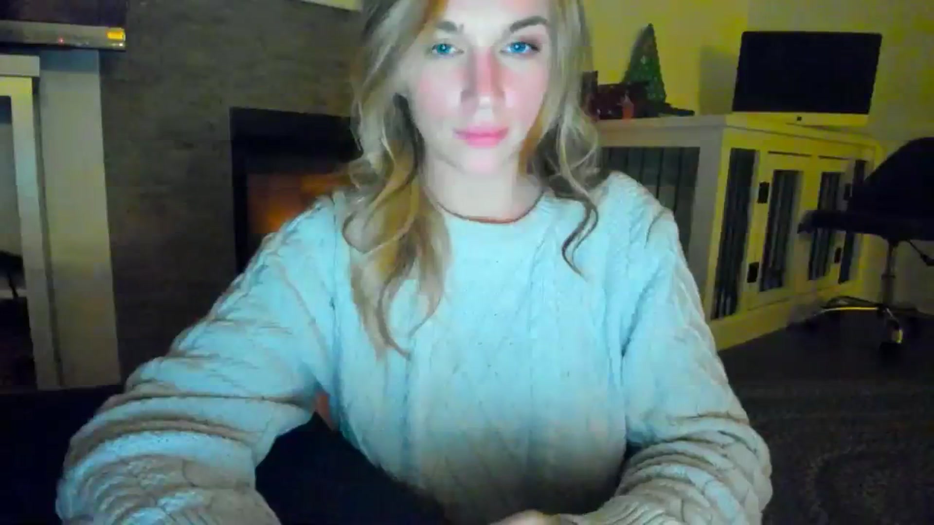 Gallery image thumbnail from adrey_'s myfreecams stream on, 12/11/2023, 05:53 image 6 of 20
