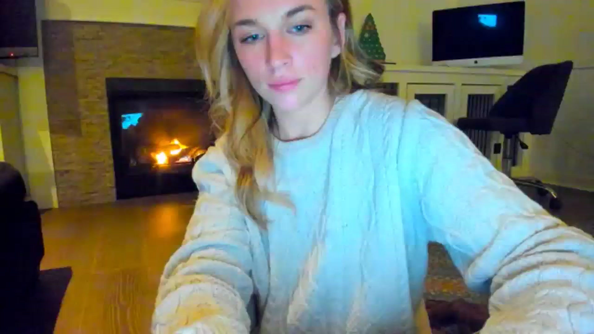 Gallery image thumbnail from adrey_'s myfreecams stream on, 12/11/2023, 05:53 image 1 of 20