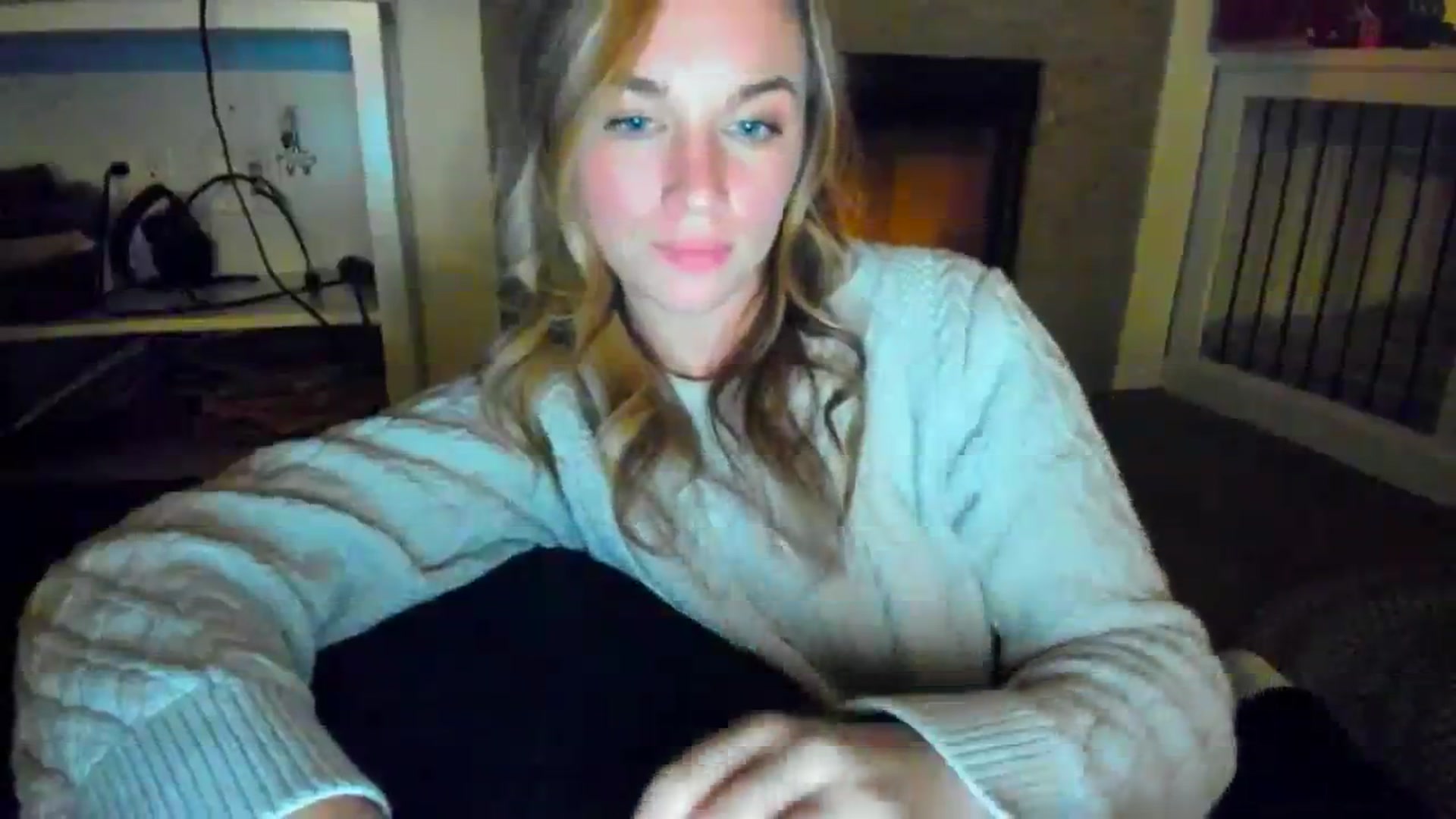 Gallery image thumbnail from adrey_'s myfreecams stream on, 12/11/2023, 05:53 image 14 of 20