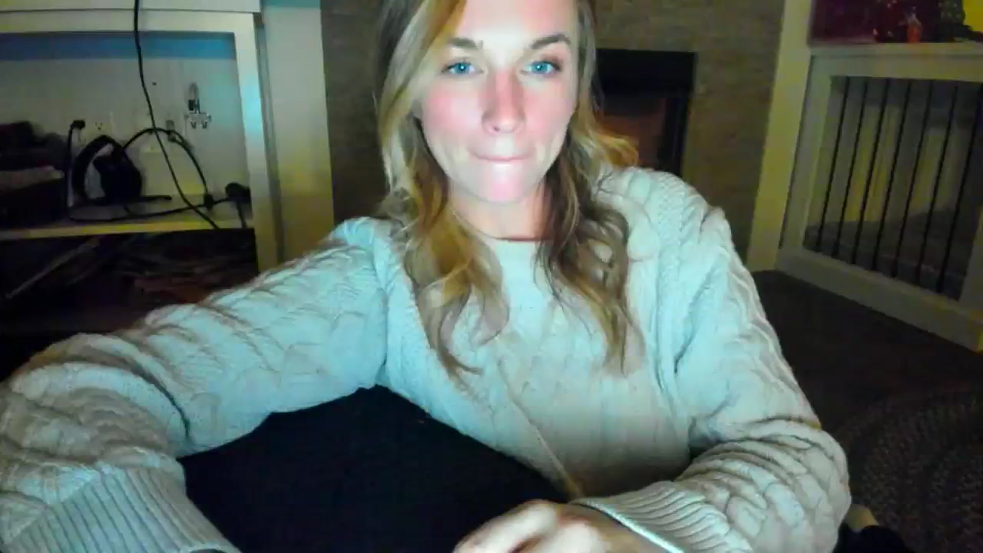 Gallery image thumbnail from adrey_'s myfreecams stream on, 12/11/2023, 05:53 image 7 of 20