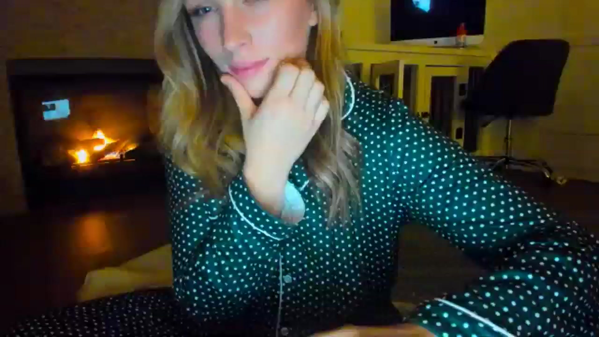 Gallery image thumbnail from adrey_'s myfreecams stream on, 12/12/2023, 04:48 image 2 of 20