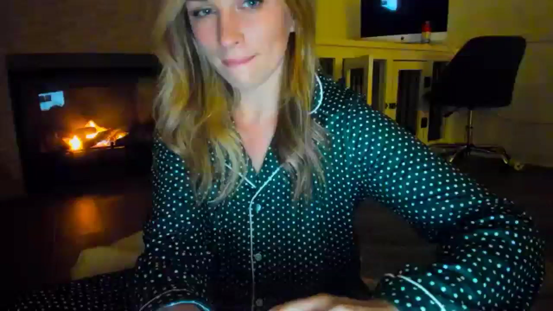 Gallery image thumbnail from adrey_'s myfreecams stream on, 12/12/2023, 04:48 image 4 of 20